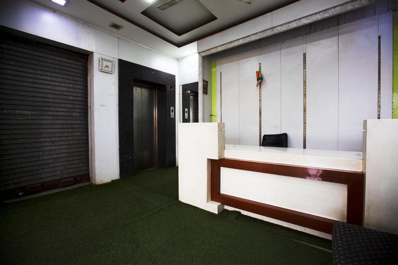 Oyo44174中城高级酒店 Harthala 外观 照片
